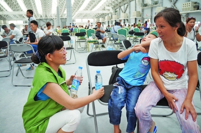 昆山工廠爆炸 百余名心理咨詢師組建志愿隊伍，為一線人員提供心理援助